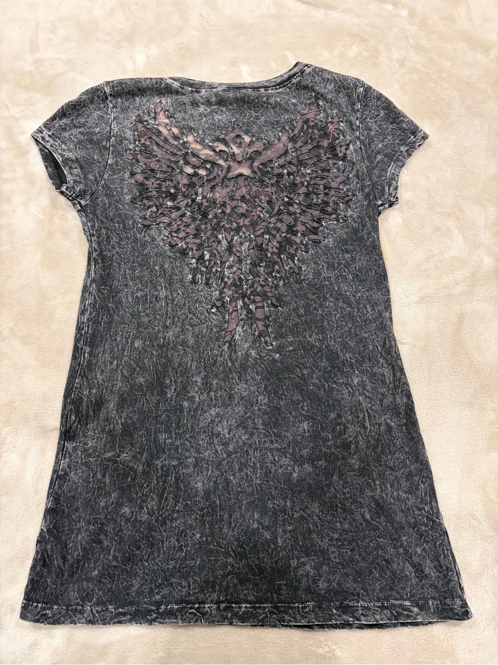 American Age Black Acid-Wash Short Sleeve Tee with Cutout Wing Design Womens Lg